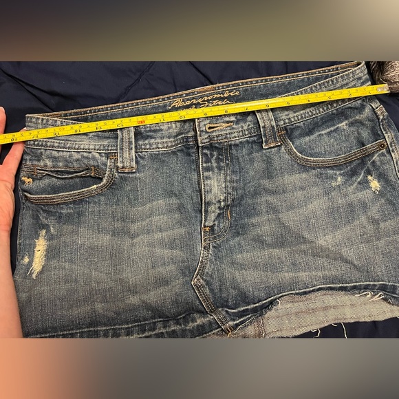 Abercrombie and Fitch Distressed Cut-Off Blue Denim Mini-Skirt Size 10 - Picture 7 of 10